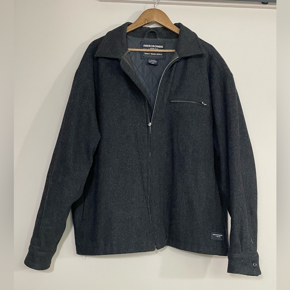 A&F charcoal Gray men's Quilted Jacket, sz XL